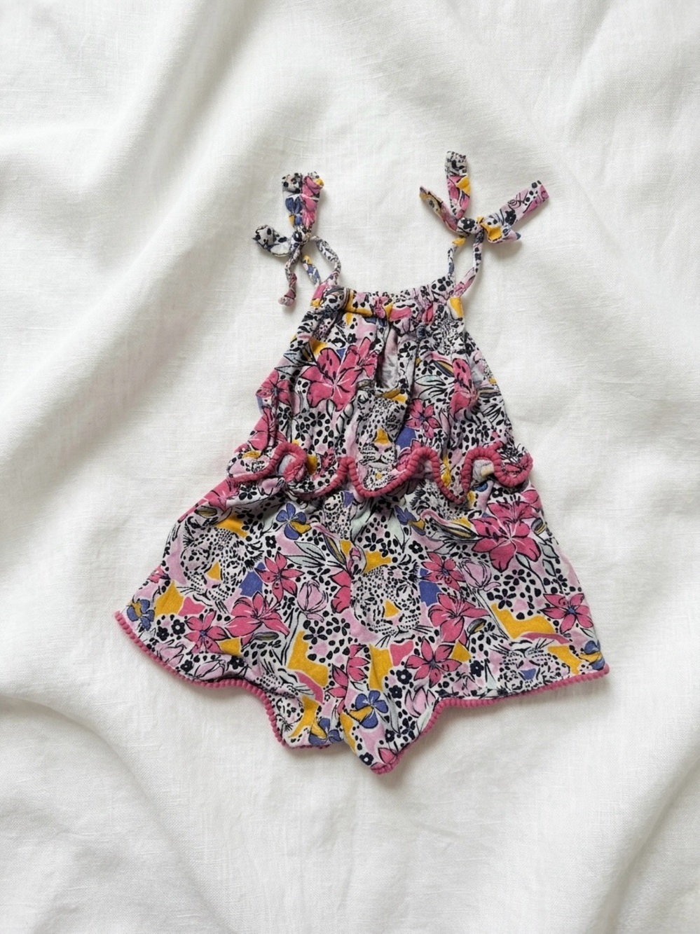 ๐ Vince Camuto Floral Romper 3T | Linen Blend Bow Strap VGUC - Picture 2 of 7